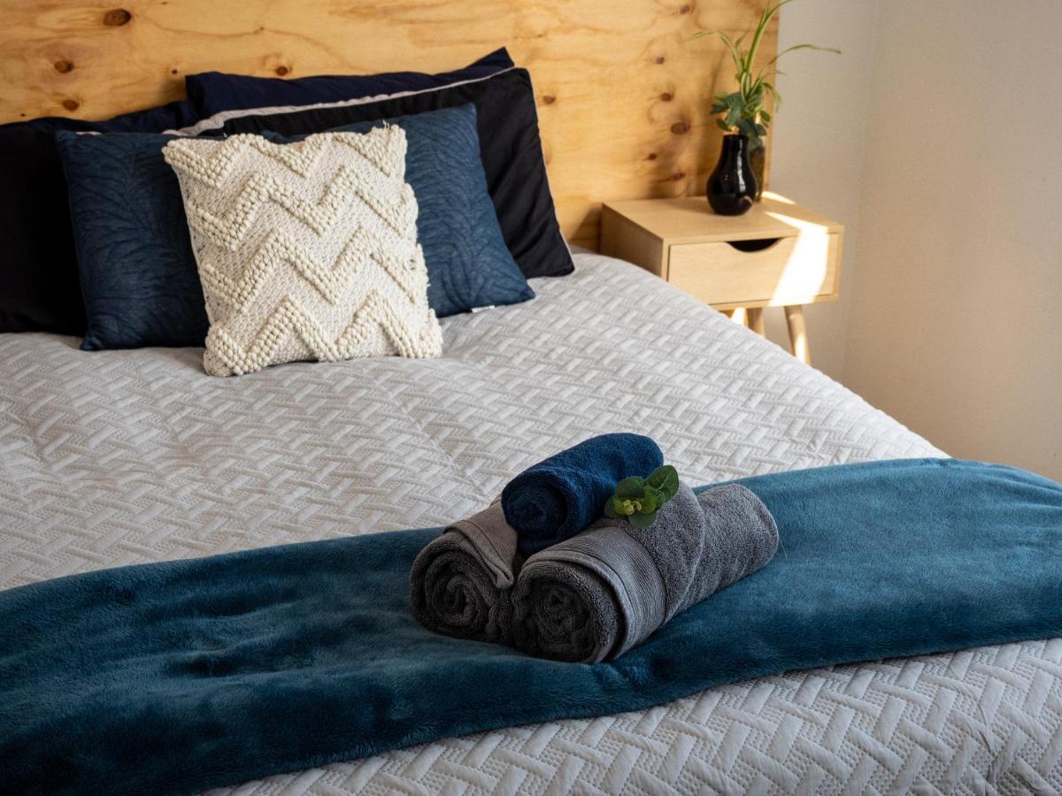 Surf N Stay Whangamata Eksteriør bilde