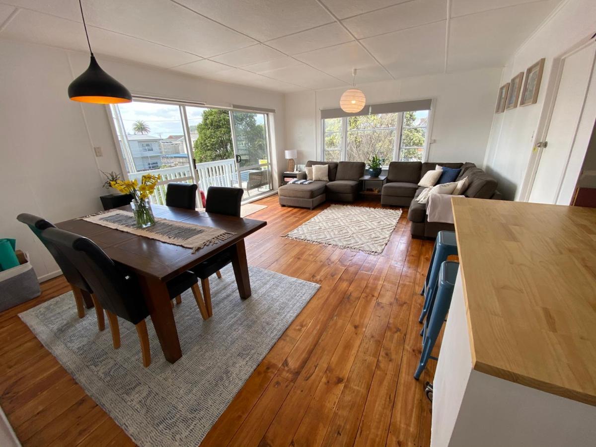 Surf N Stay Whangamata Eksteriør bilde