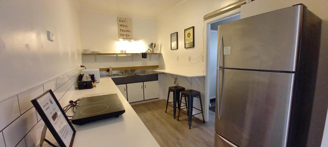 Surf N Stay Whangamata Eksteriør bilde