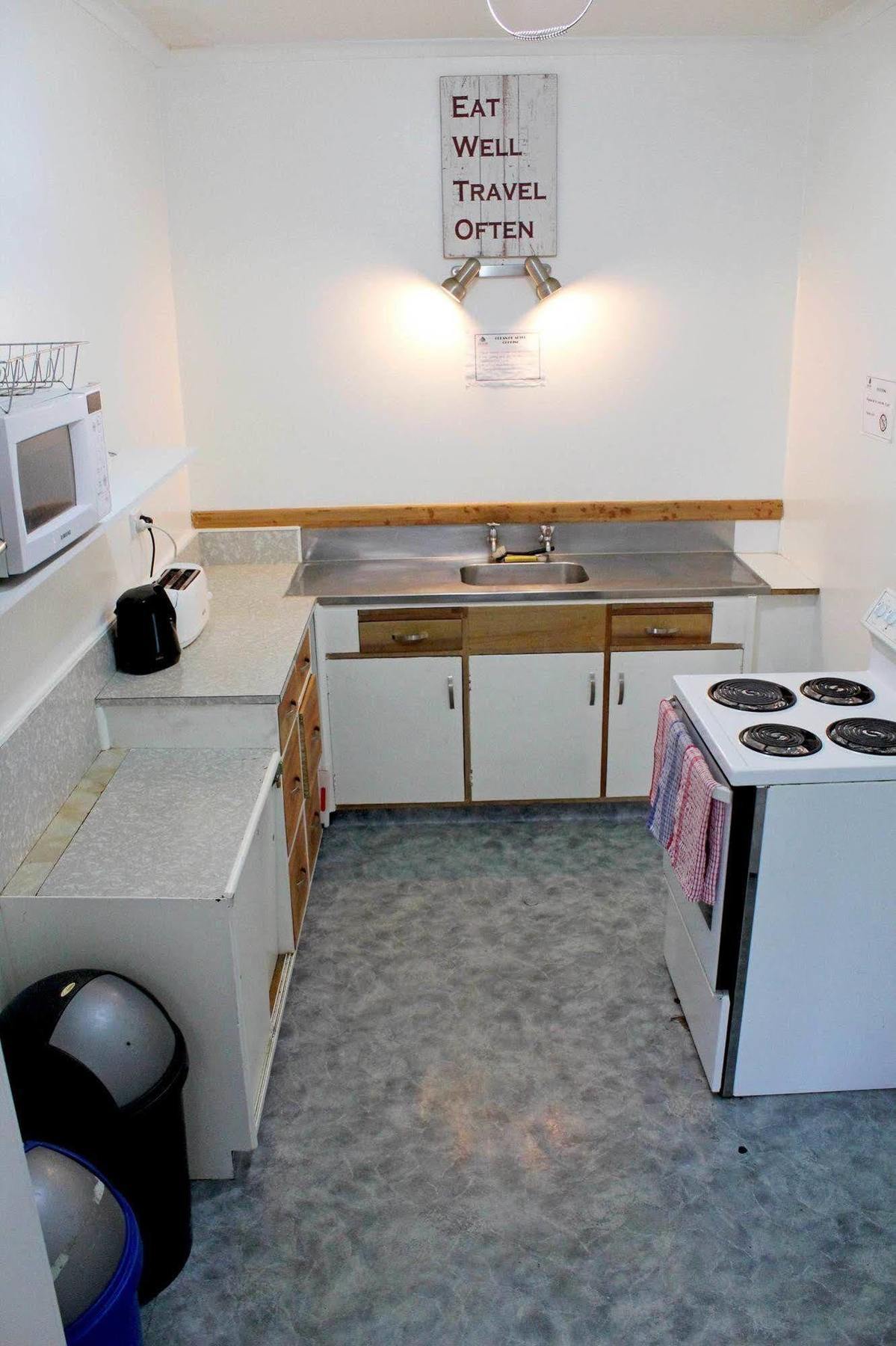 Surf N Stay Whangamata Eksteriør bilde