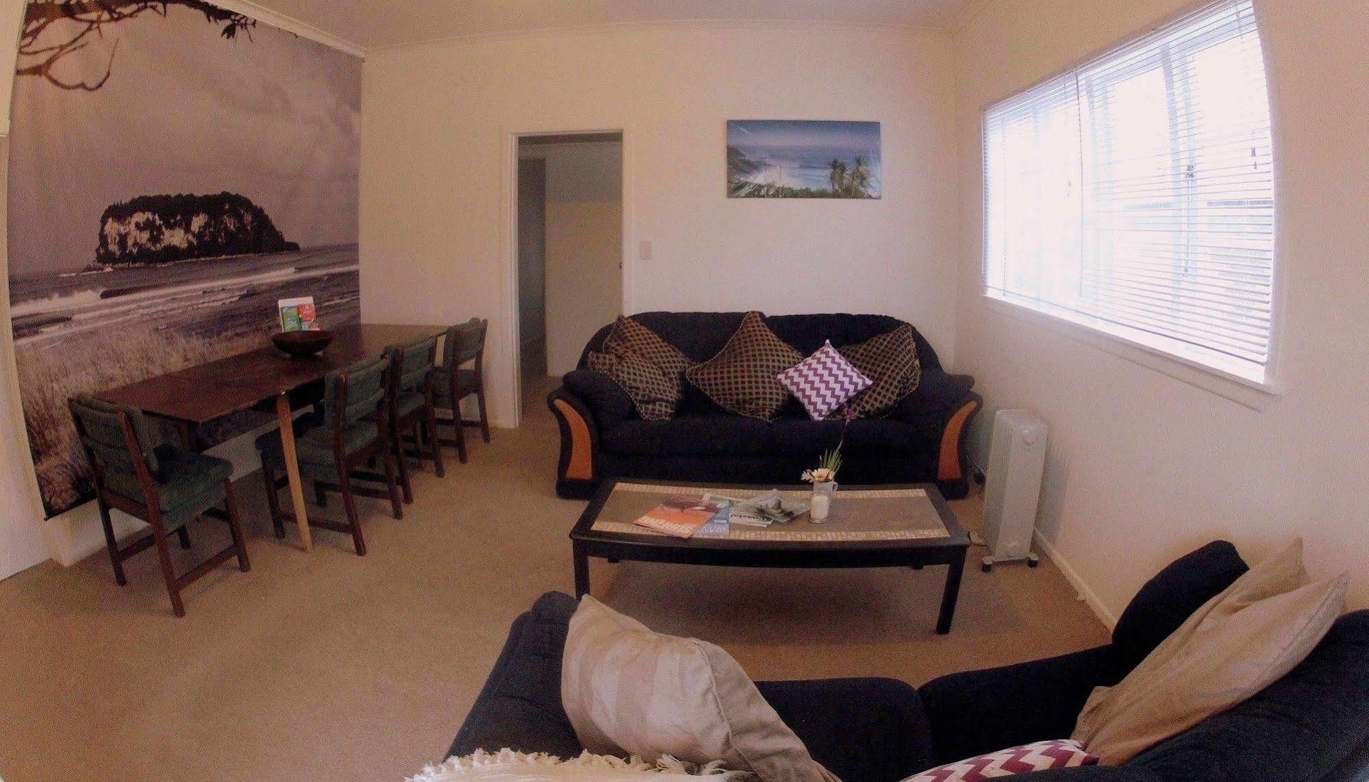 Surf N Stay Whangamata Eksteriør bilde